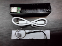 Зарядное устройство - брелок для смартфонов. USB 5В 1А на аккумуляторе типа 18650 с USB-кабелем