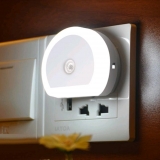 Светильник - ночник светодиодный с датчиком освещенности и двумя портами USB 1А, 110-220В