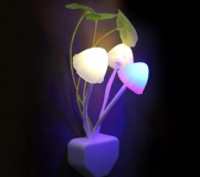 Светильник Грибочки - ночник светодиодный с датчиком освещенности, 110-220В RGB