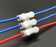 Соединитель медных жил 3-х контактный зажимной CH3, для безвинтового соединения проводов 0,5-2,5 мм